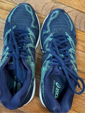 Women’s Navy and Green Athletic Sneakers